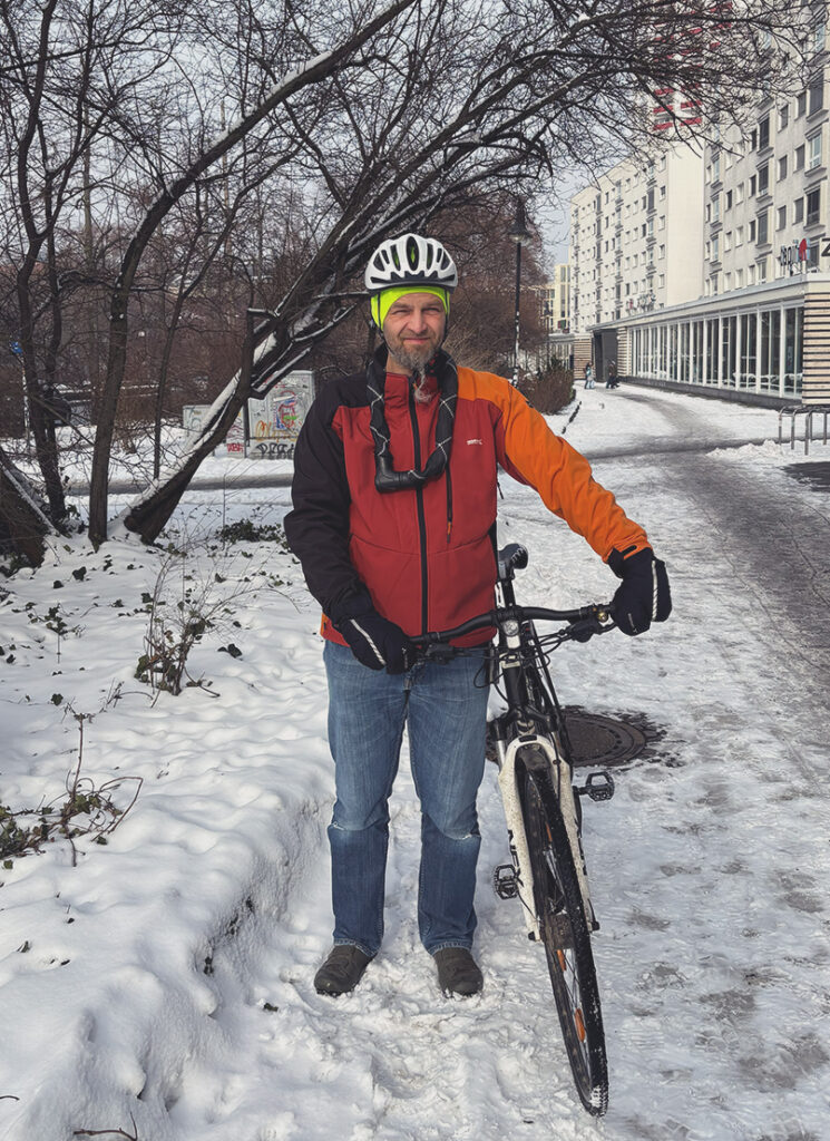 Template_NB-Motif-Portrait_Winter-Bike-Day2